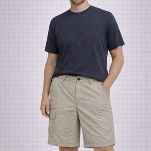 Men's Columbia Shorts Khaki Breathable Cargo Size 36‎ 9" inseam Omni-Shade UPF